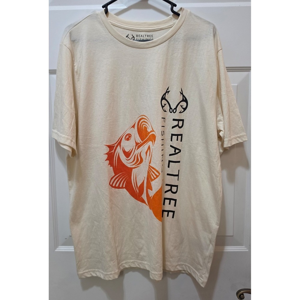 Realtree Fishing Large Mouth Bass Graphic T-Shirt Cream Mens XL